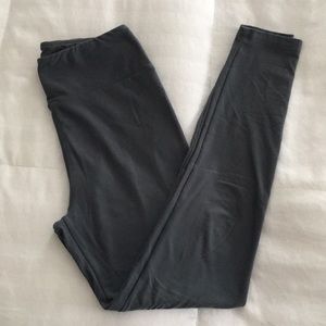 LulaRoe OS ✨Solid Gray✨Leggings!